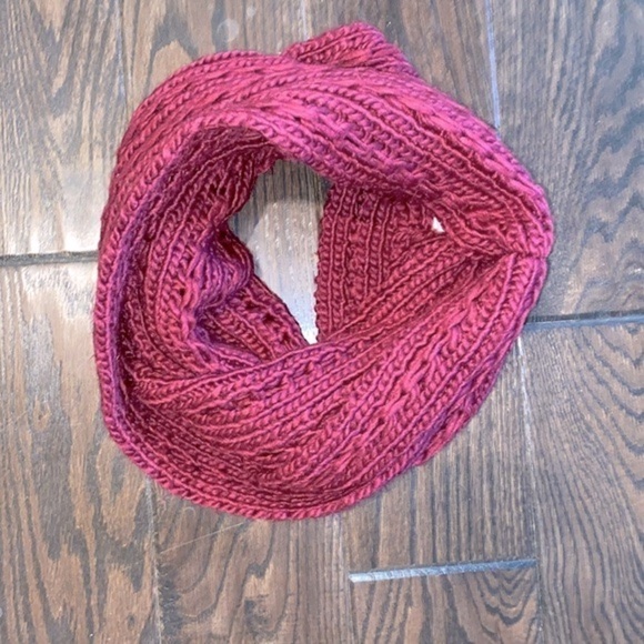 Red Camel Burgundy wine color knit infinity scarf - Picture 2 of 5
